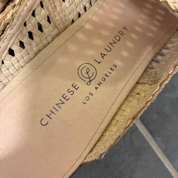 10 • Chinese Laundry Mules - Picture 3 of 3